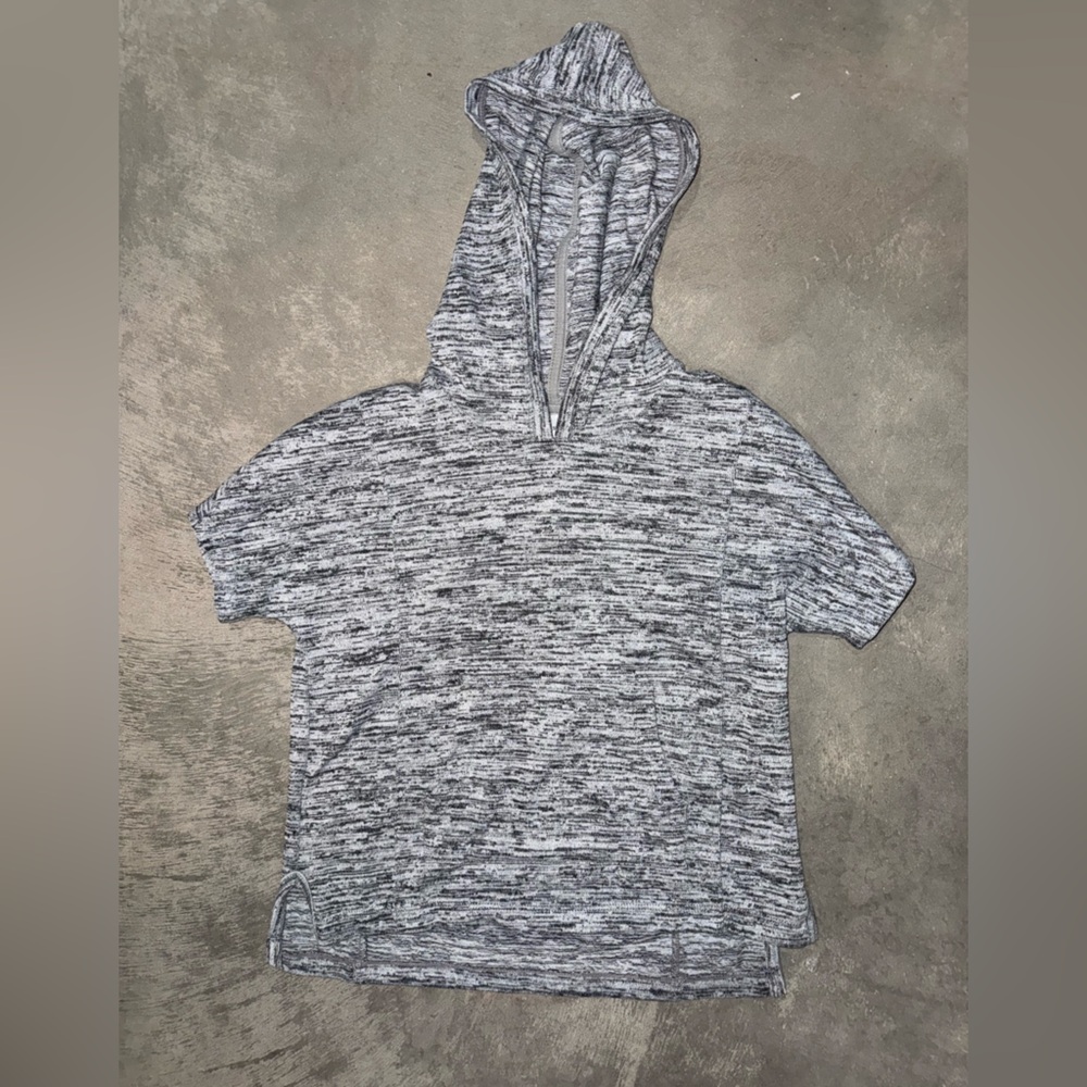 Athleta Girl Size 6 Heathered Gray Hooded Short Sleeve Sweatshirt